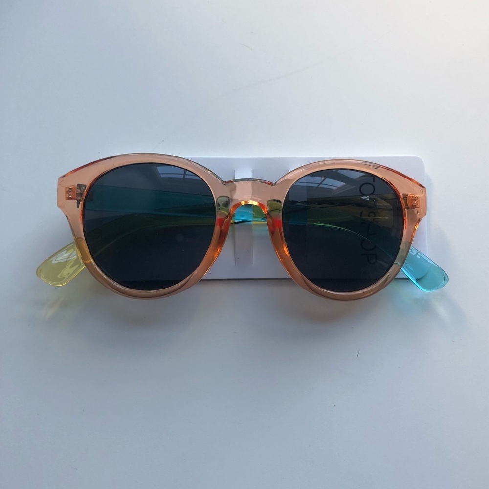 Two-Tone Round Sunglasses – Lightweight & Fun (NWT) - Picture 2 of 2
